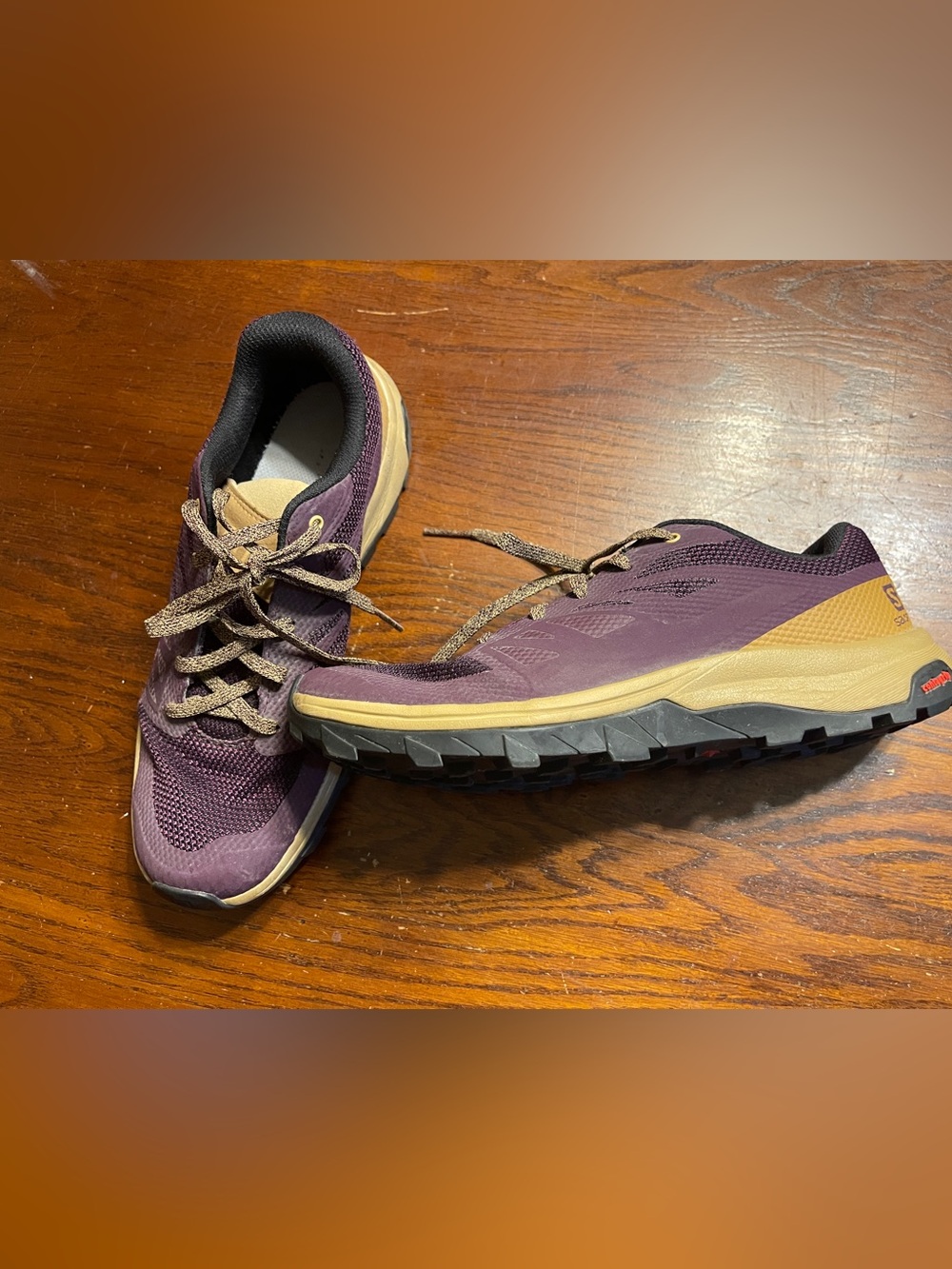 Salomon hiking shoes women’s size 9